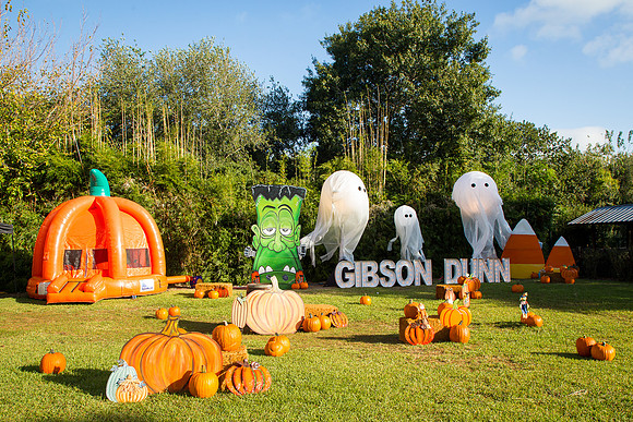 Gibson Dunn_Houston Boo Zoo_10-18-25-3