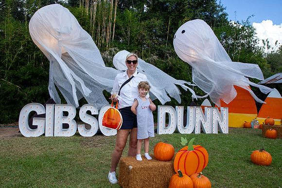 Gibson Dunn_Houston Boo Zoo_10-18-25-180