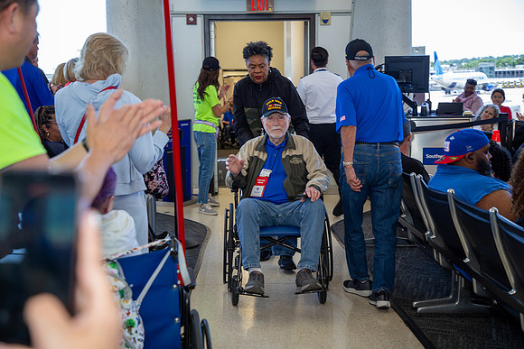 HF36_Dulles Airport Arrival-19