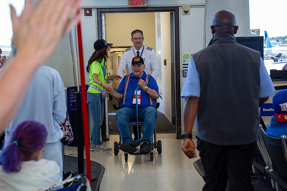HF36_Dulles Airport Arrival-6