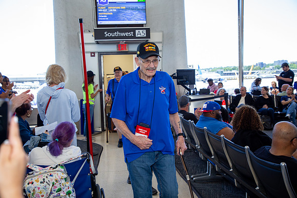 HF36_Dulles Airport Arrival-65