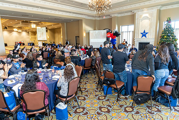 2023_SMI_Holidayt_Party-41